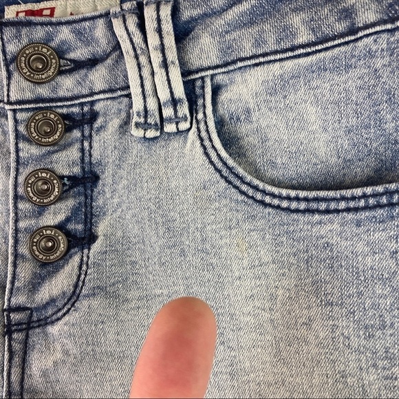 L.e.i. Tatum High-Rise Faded Jean Shorts - Picture 5 of 10